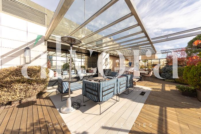 Exclusivo ático dúplex con piscina privada y bonitas vistas en Almagro, Madrid